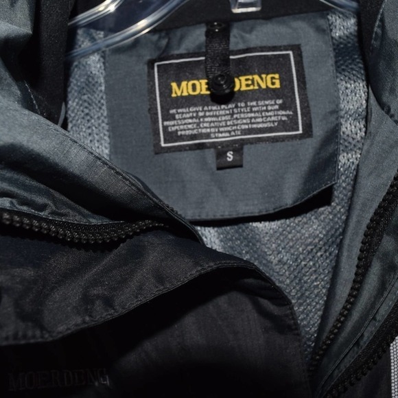 MOERDENG black & gray lined hoodred rain coat / jacket, size small - Picture 3 of 4